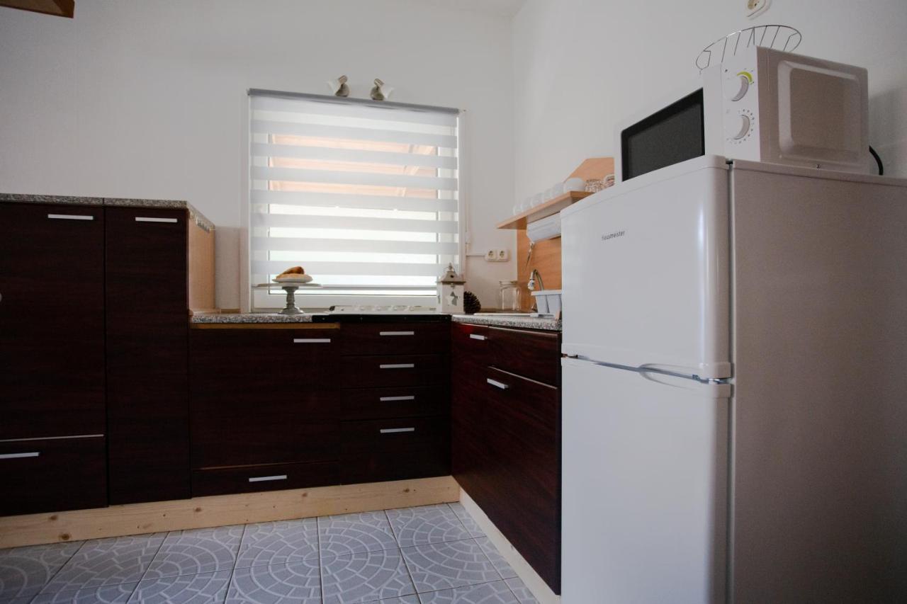 Dunakanyar, Szentendrei Sziget Szamoca Vendeghaz Horany Telen Nyaron Szigetmonostor Exterior photo